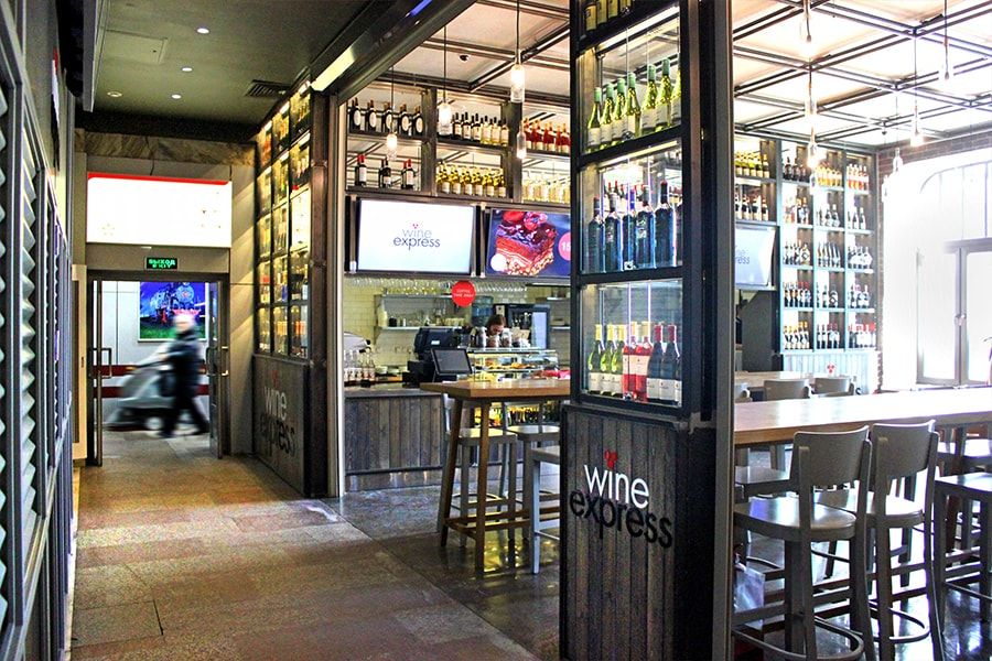 Мебель для винотеки Wine Express — столы и стулья по эскизам дизайнеров