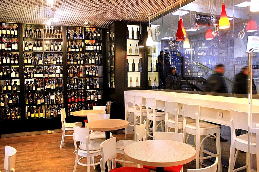 Индивидуальный стиль в интерьере винотеки-бара Wine Express
